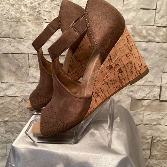 Abella Hydra Wedge Sandal - True Comfort - Picture 3 of 5